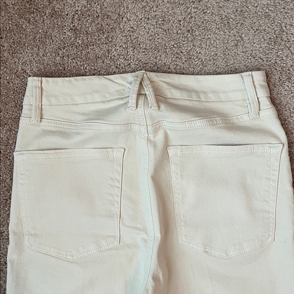 Good American Good Classic Slim Straight Bone Jeans - Picture 7 of 9